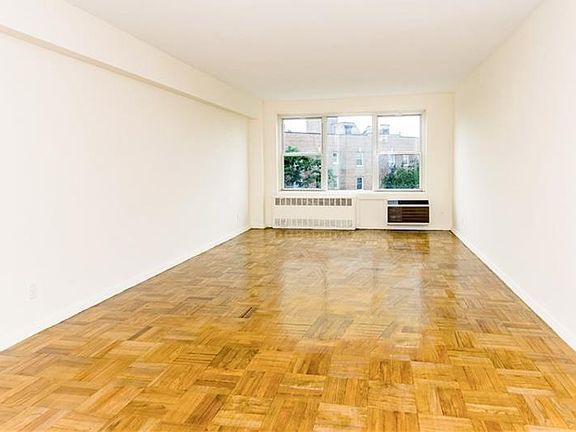 2nd image of 10 Old Mamaroneck Rd APT 6C