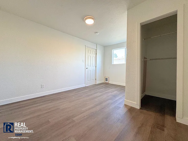 Hallassan Investments - Woo - 204-212 — Photo 12