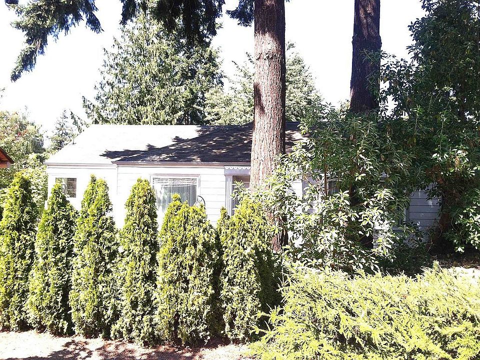 2nd image of 2702 NE 88th St