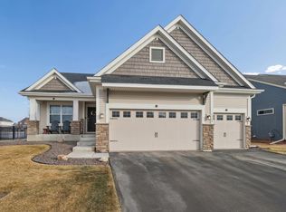 1360 Chestnut Cir, Carver, MN 55315