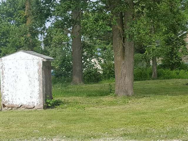 2nd image of 1039 Estey Rd
