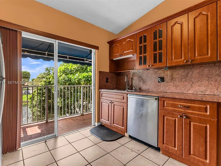 7070 NW 173rd Dr #304 — Photo 8