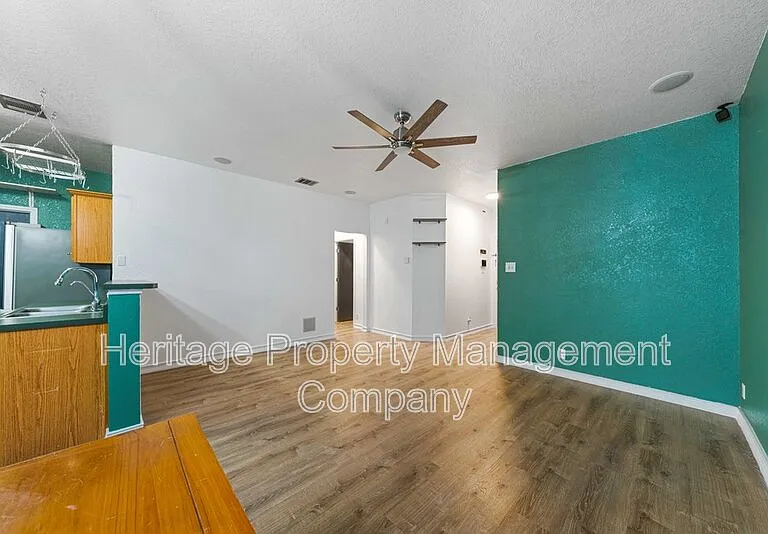 719 Eagle Trl — Photo 7