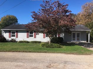 4 Meadow Ln, Huntington, WV 25704