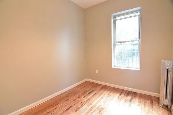 Rented by Clove Realty LLC | media 7