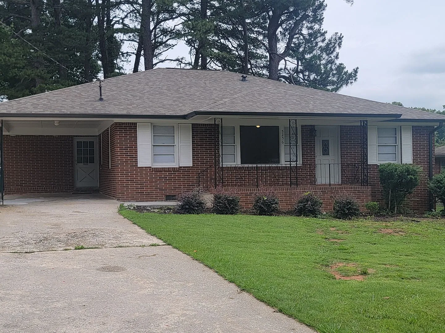 Free Application Fee | Renovated 4BR Brick Ranch with Large Kitchen Island — Photo 2