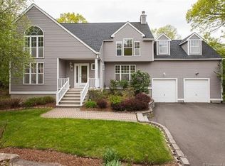 12 Pheasant Run, Guilford, CT 06437
