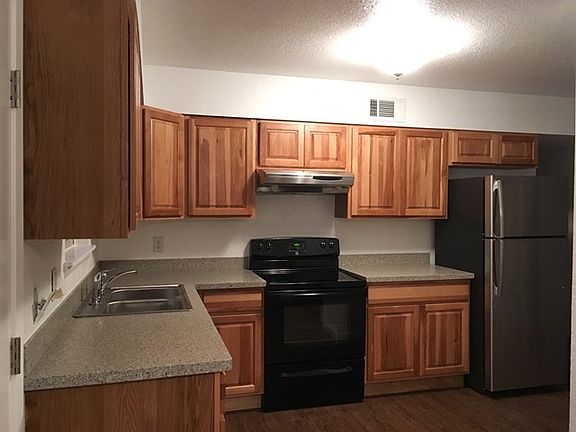 2nd image of 211 Green Meadows Ln