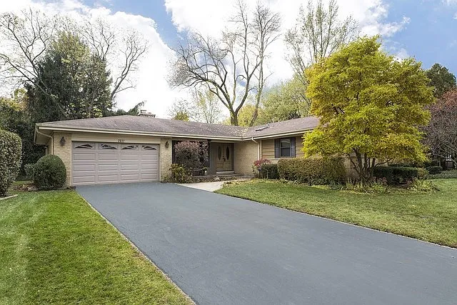 2517 Cherry Ln photo 1