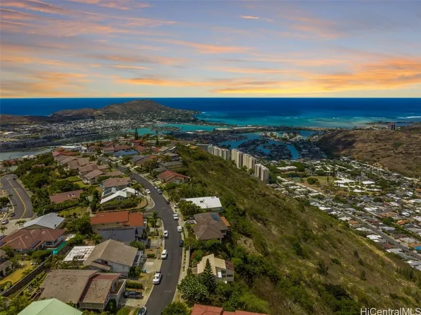 1088 Kaumoku St, Honolulu, HI 96825