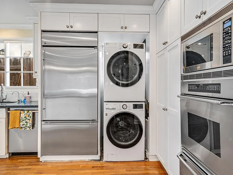 423 Pomona Ave — Photo 12