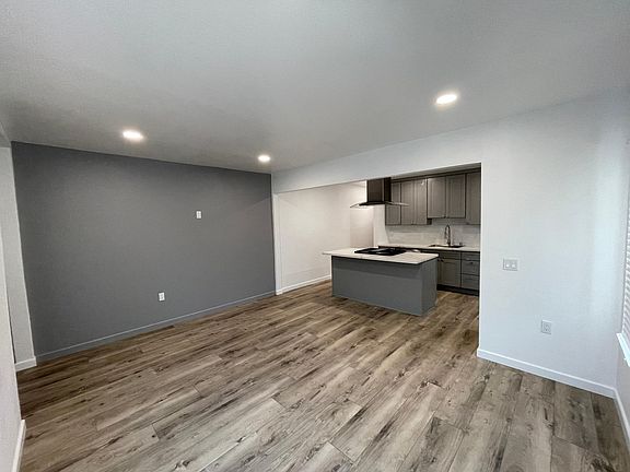4th image of 610 S Van Ness Ave #610