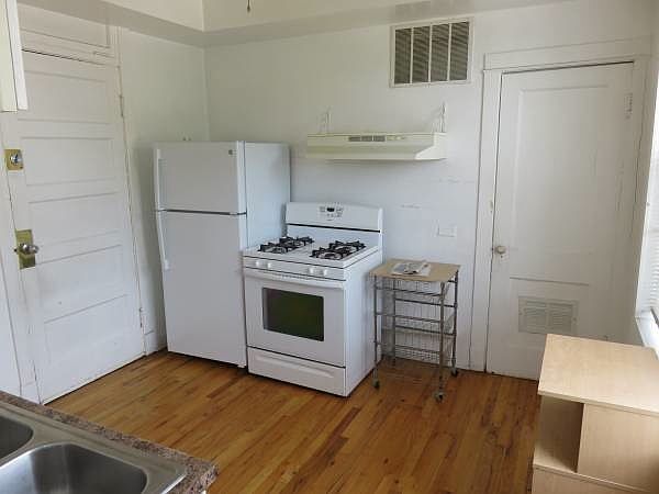 2nd image of 3051 W Medill Ave #3EE
