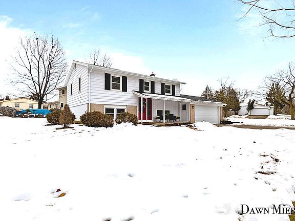 2nd image of 2340 Briar Hills Dr NE