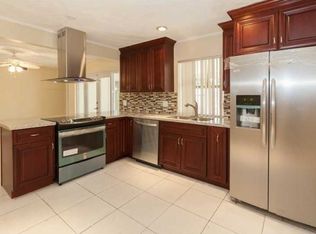 3250 NW 66th St, Fort Lauderdale, FL 33309