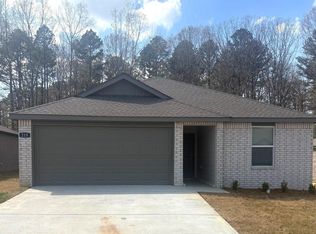 215 Bighorn Trl, Maumelle, AR 72113