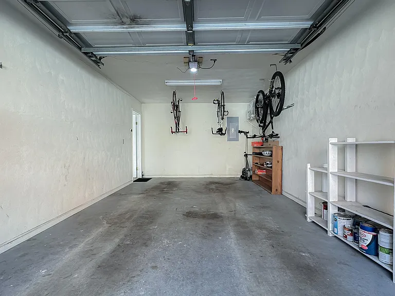 519 W 20th St #302 — Photo 18