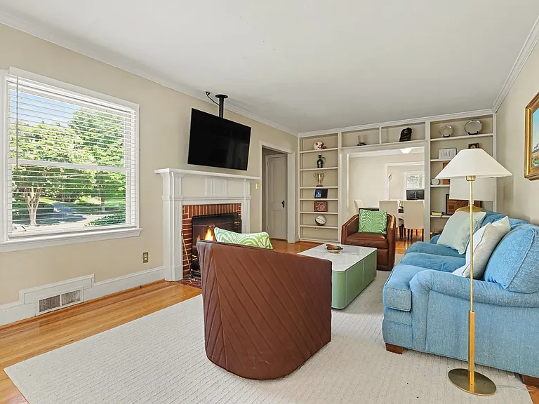 1528 Iredell Dr — Photo 17