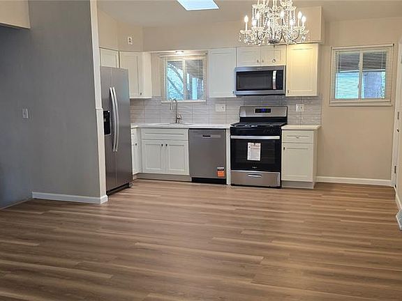2nd image of 13 Floweridge Ln