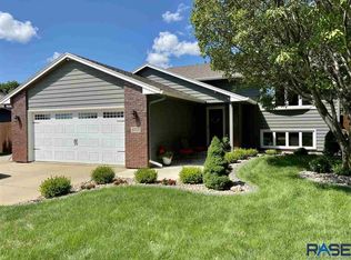 4708 E Cynthia Dr, Sioux Falls, SD 57110