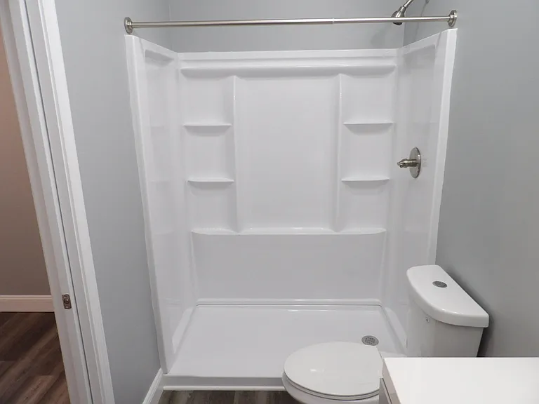 240 E Court St — Photo 28