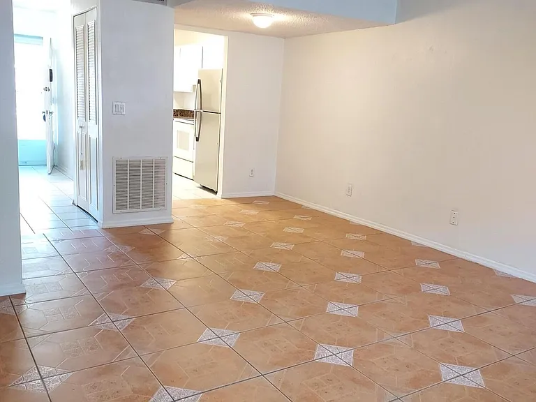 55 Vining Ct #204 — Photo 18