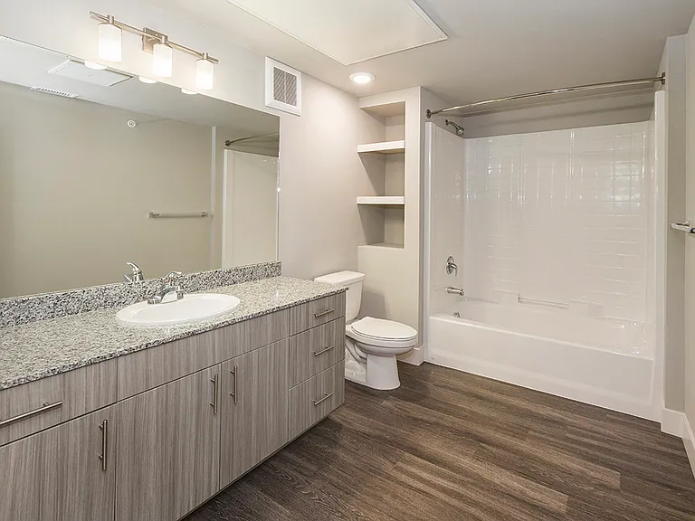 The Overlook at Interquest Apartments — Photo 36