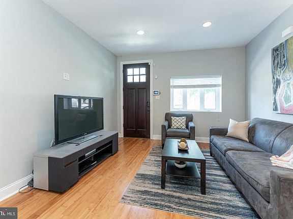 5th image of 228 E Girard Ave