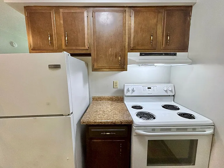 Breckenridge Davenport Apartments — Photo 43