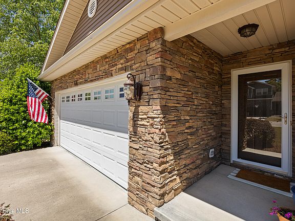 3rd image of 114 Lightwater Drive