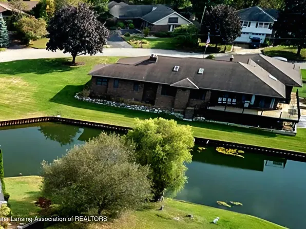 10289 Lafayette Ln, Dimondale, MI 48821