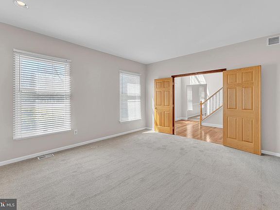 5th image of 109 Saddle Ct