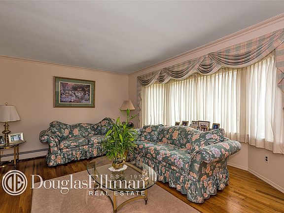 2nd image of 93 Bellecrest Ave