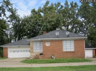 1052 E Schaaf Rd, Brooklyn heights, OH 44131