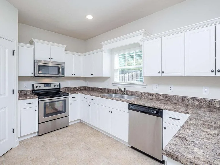 512 Cranberry Cir — Photo 11