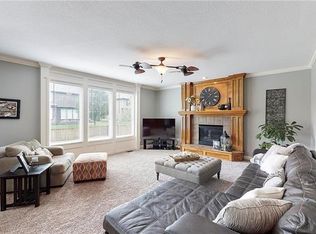 16165 S Britton St, Olathe, KS 66062