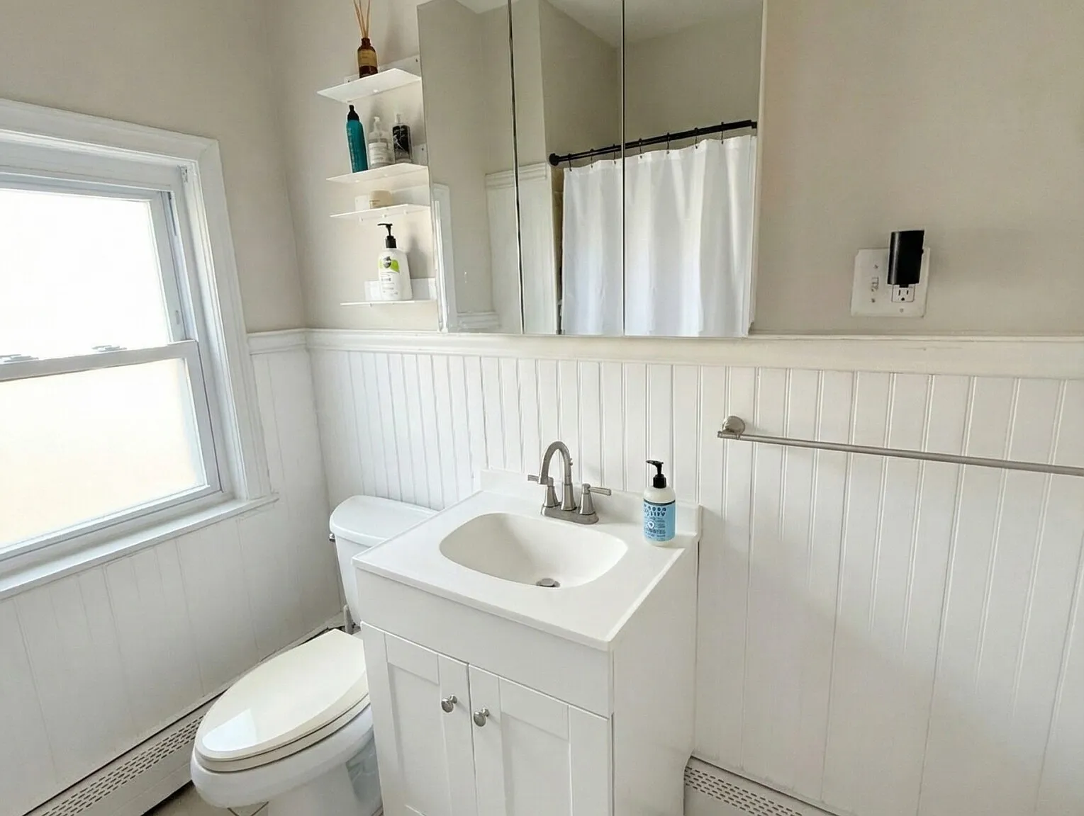 4 bed, 1.5 bath, $4,000 — Photo 4