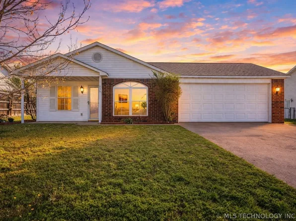 1830 Woodmere Rd, Claremore, OK 74017