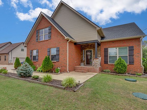 2nd image of 931 Winding Branch Dr
