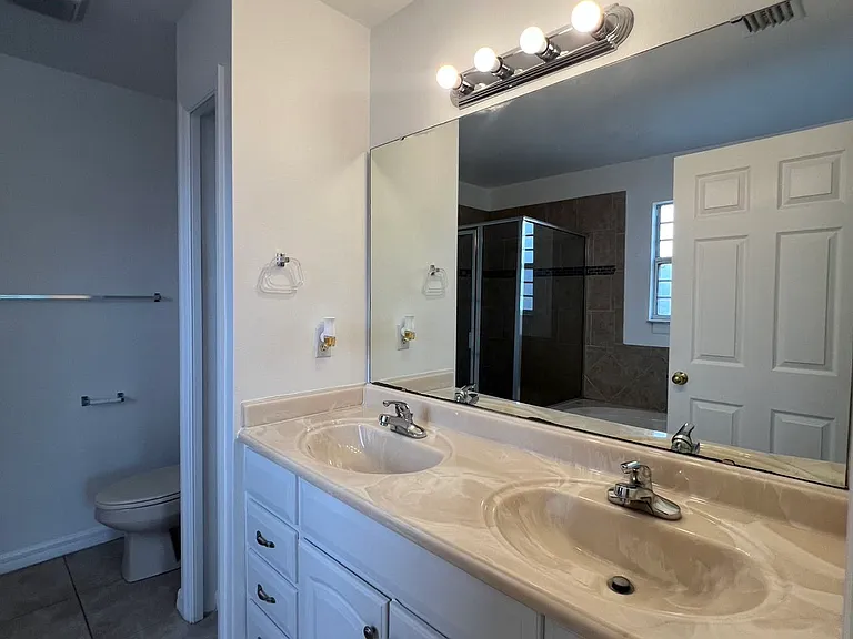 4412 Sherwood Forest Dr — Photo 23