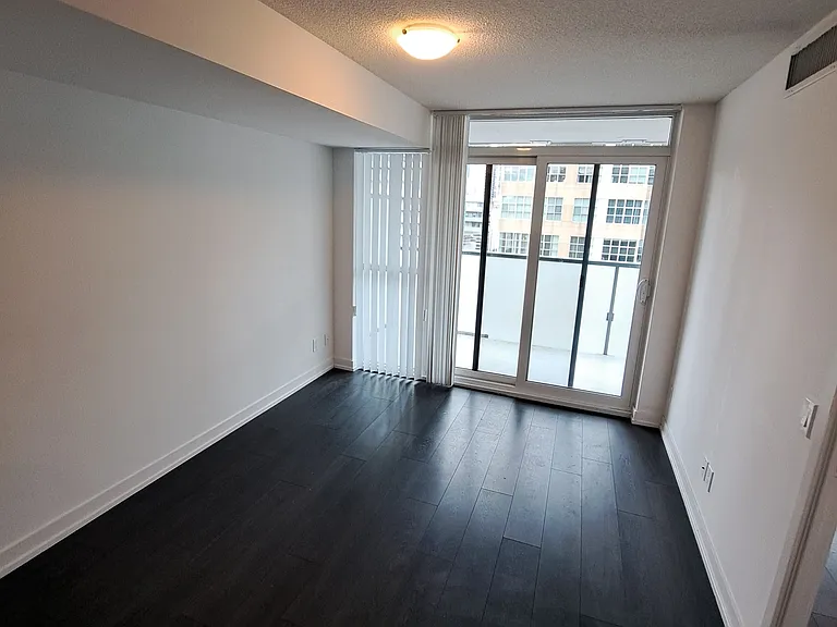 125 Redpath Ave #608 — Photo 15