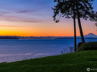 12960 Sunrise Drive NE, Bainbridge Island, WA 98110