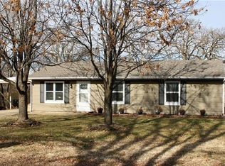33656 W 82nd St, De Soto, KS 66018