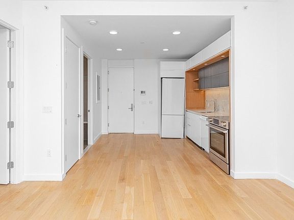 4th image of 41-15 23rd St #6I