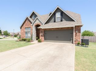 1921 N 3rd St, Broken Arrow, OK 74012