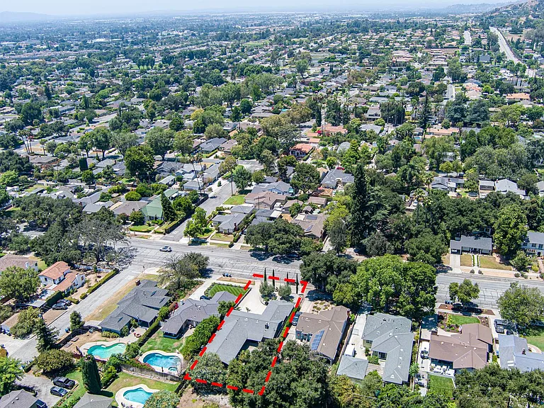 614 N Glendora Ave — Photo 25