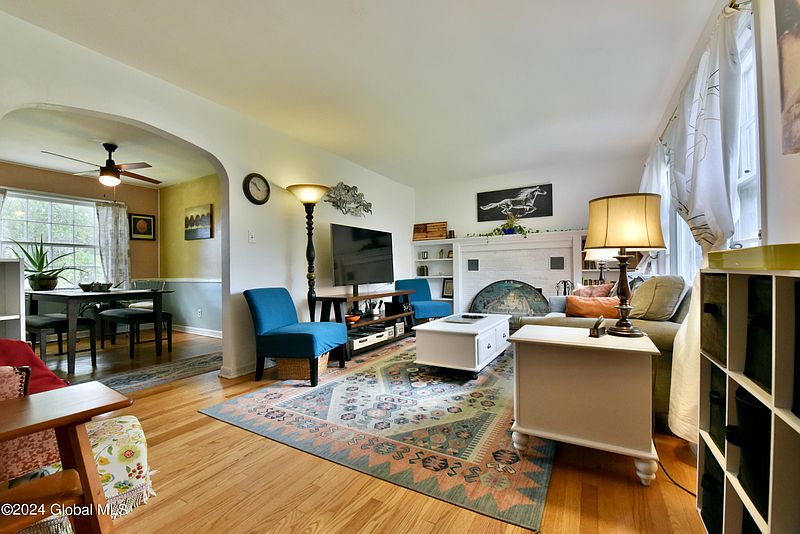 5th image of 1556 Clifton Park Road
