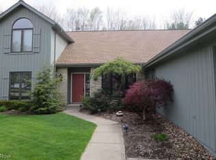 21463 Creekside Dr, Strongsville, OH