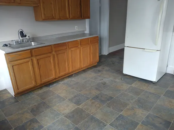 34 Island Ave #A, Sanford, ME 04073