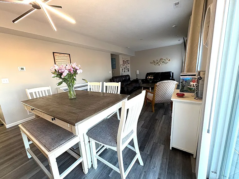 423 Wallingford St — Photo 6